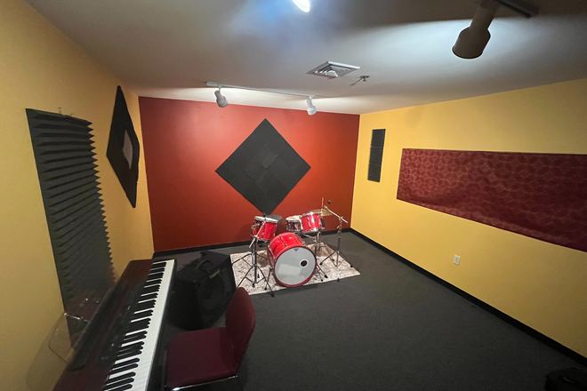 HomeFront 2.0 actual studio photograph 11